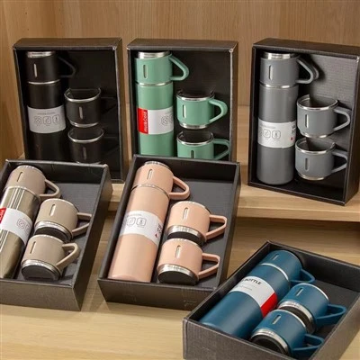 Doppelwandiges Thermobecher-Geschenkset aus Edelstahl mit 500 ml Fassungsvermögen